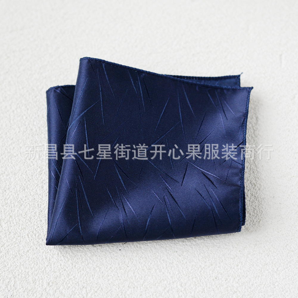 Traje de hombre pequeña bufanda cuadrada fábrica al por mayor moda poliéster accesorios de moda Vintage bordado patrón Toalla de bolsillo ropa de hombre