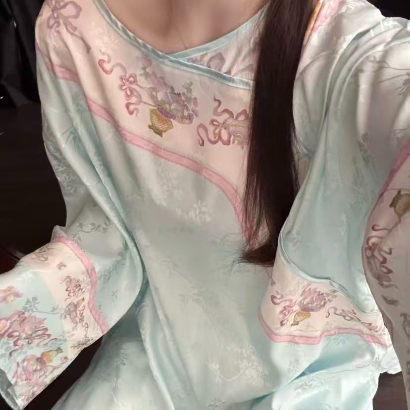 Nuevo estilo chino palacio antiguo retro pijama de manga larga cuatro lados tela en relieve oscuro alta sensación de ropa de hogar image 7