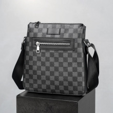 时尚新款男士单肩斜挎包竖版ipad小包潮牌韩版方包邮差男士包