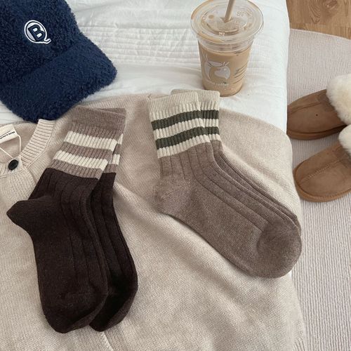 Korean girl striped cashmere socks warm and thickened mid-calf socks thickened sports socks Korean two-bar with shark pants