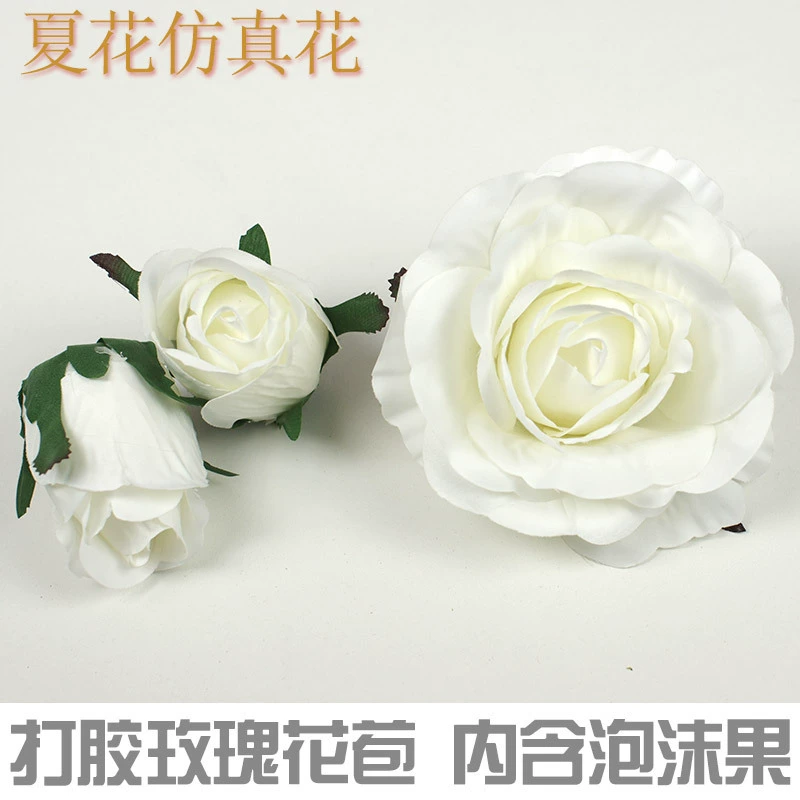 夏花 Rose buds contain foam fruits with realistic shapes and rich colors to introduce pictures and scenes