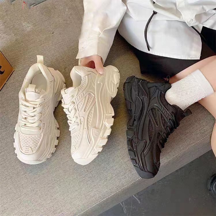 Versatile Thick-Soled Dad Shoes for Women, 2026 Autumn New Fashion Lace-Up Casual Sports Shoes, Solid Color Round-Toe Women's Shoes
