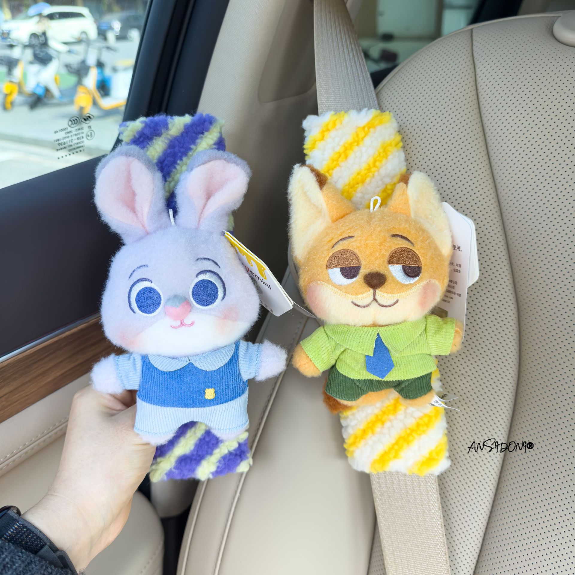 Official Zootopia Judy Hopps and Nick Wilde Car Seatbelt Shoulder Pad Protector Car Interior Decoration