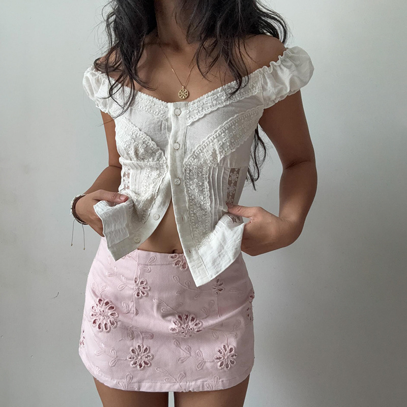 French Retro Court Style V-neck Breasted Bubble Sleeve Top Elegant Lace Stitching Slim Fit Age-reducing Shirt