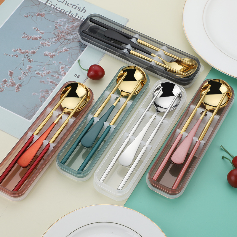 304 vajilla de acero inoxidable Red cuchara roja palillos traje portátil estudiante creativo vajilla de dos piezas logotipo imprimible