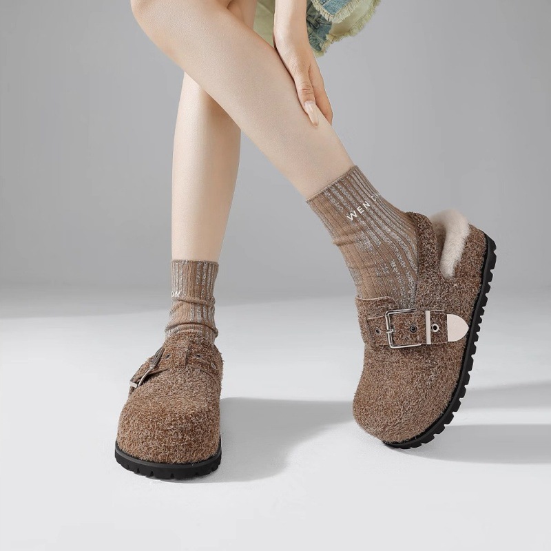 En otoño e invierno de 2024, la nueva piel de suela gruesa más zapatos birkenstock casuales para mujeres perezosas Baotou zapatillas de pelo se usan para mantenerse calientes.
