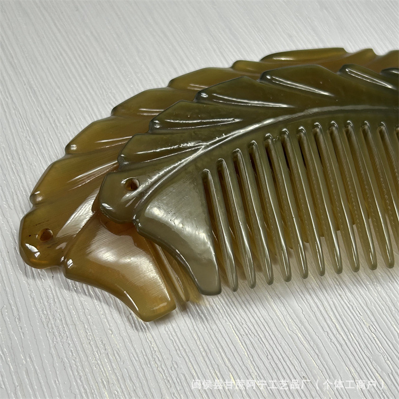 Carved Horn Massage Comb Thick Buffalo Horn Comb Dolphin Craft Design Gift Comb 10-15cm in use