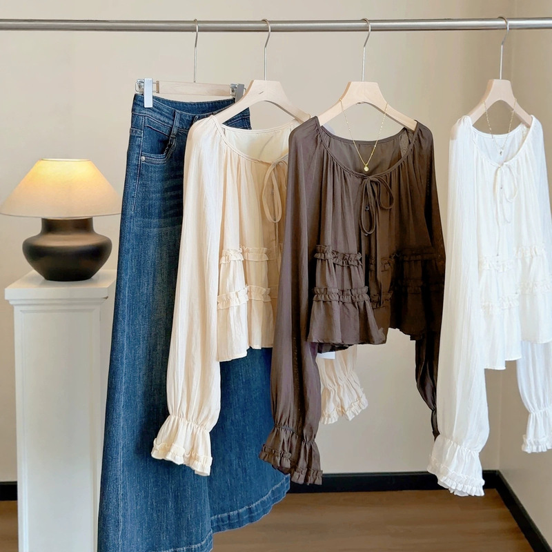 French-style sweet and gentle lantern-sleeve shirt for women, new autumn design, loose fit, with tie details, and a youthful, doll-like look French-style sweet and gentle lantern-sleeve shirt for women, new autumn design, loose fit, with tie details, and a youthful, doll-like look
