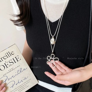 �nϵ���|����L�U���yɫ�󻨶侎�K�L����Ů���պ�߅�ȼ��L���