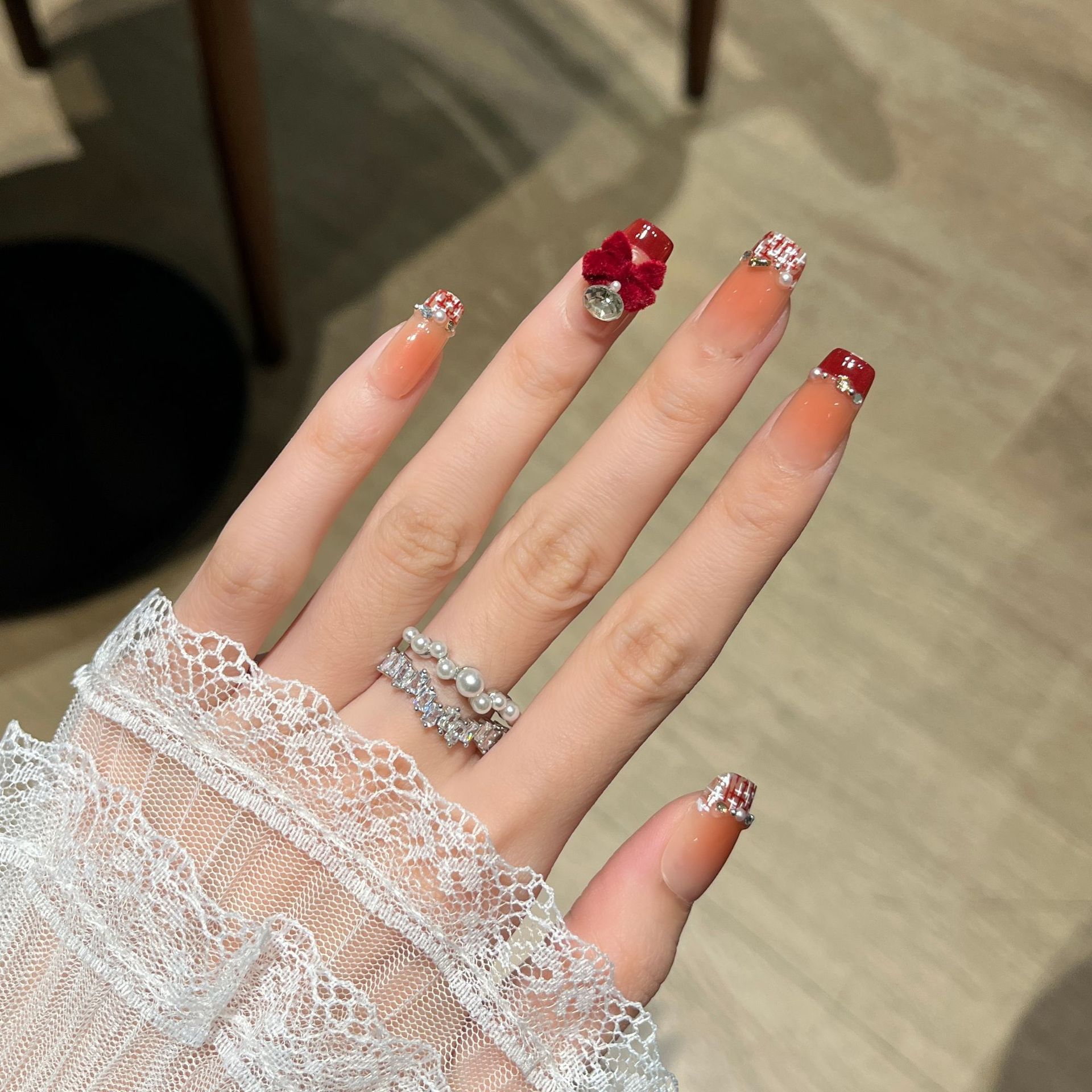 Año Nuevo rojo perfumado manicure vestir arco de lana de uñas blanquear parches de uñas falsas hechas a mano manicure francés