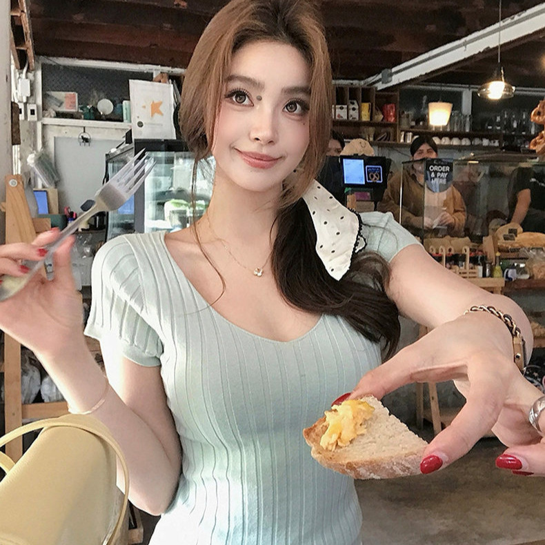 Fresh and Bright Spring-Summer Color Mint Candy V-Neck Short-Sleeve T-Shirt Knit Top for Women, Summer Slim-Fit and Elegant Top Fresh and Bright Spring-Summer Color Mint Candy V-Neck Short-Sleeve T-Shirt Knit Top for Women, Summer Slim-Fit and Elegant Top