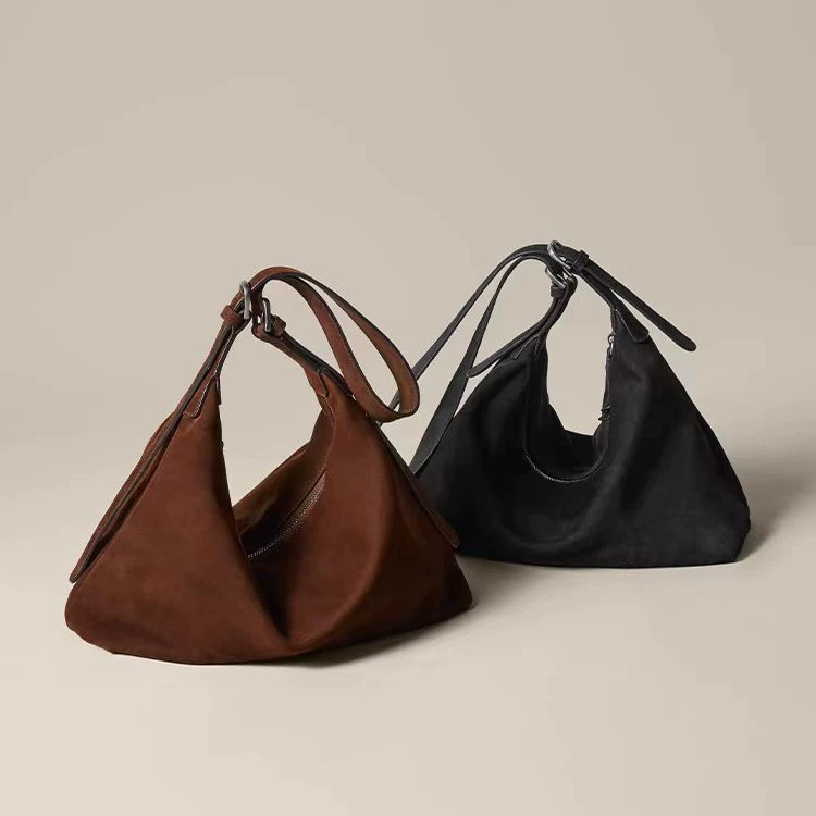 裘真 Matte retro capacious one-shoulder bag