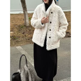 连衣裙;女式衬衫;女式针织衫