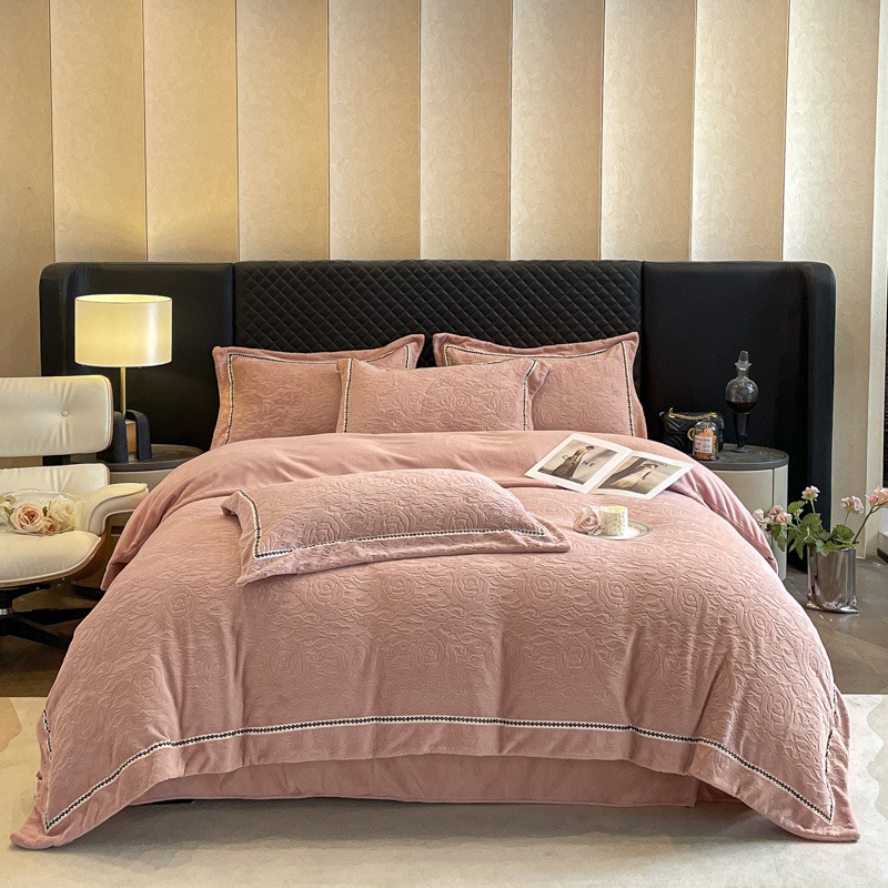 Cama de cama de clase A leche de lana de cuatro piezas de sábanas gruesas cubiertas de cama de cuatro piezas fabricantes de conjuntos de tallado