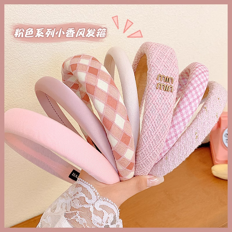 Alta sensación rosa de borde ancho bandas de cabello para mujeres 2023 otoño nuevo invierno alto cráneo mostrando cara pequeña tarjeta de cabello adorable bandas de cabello tocado