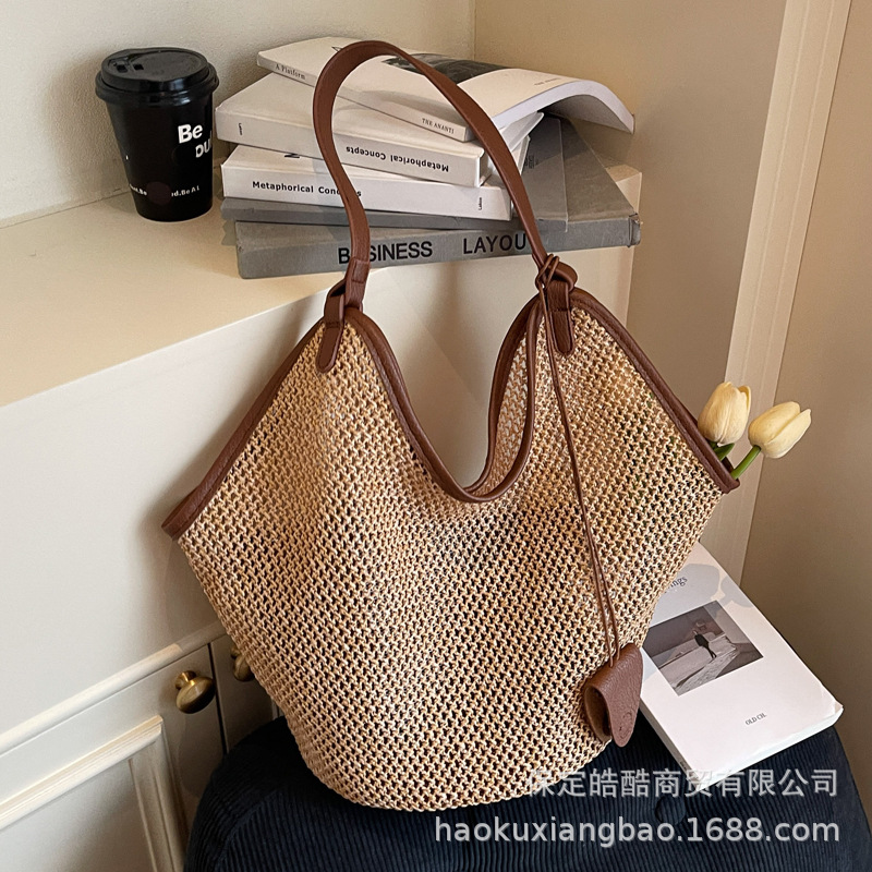 Large Capacity Women's Handbag Summer 2025 New Beach Vacation Tote Bag Casual Shoulder Woven Straw Bag