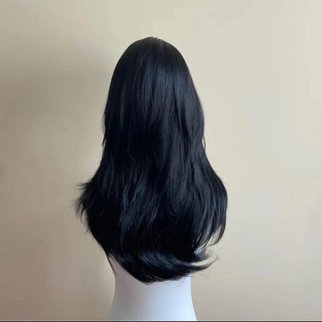 Connie Peluca de cabeza completa para mujer con mechones de pelo realistas, estilo redecilla rosa, flequillo francés en la parte media, peluca sintética de capas altas
