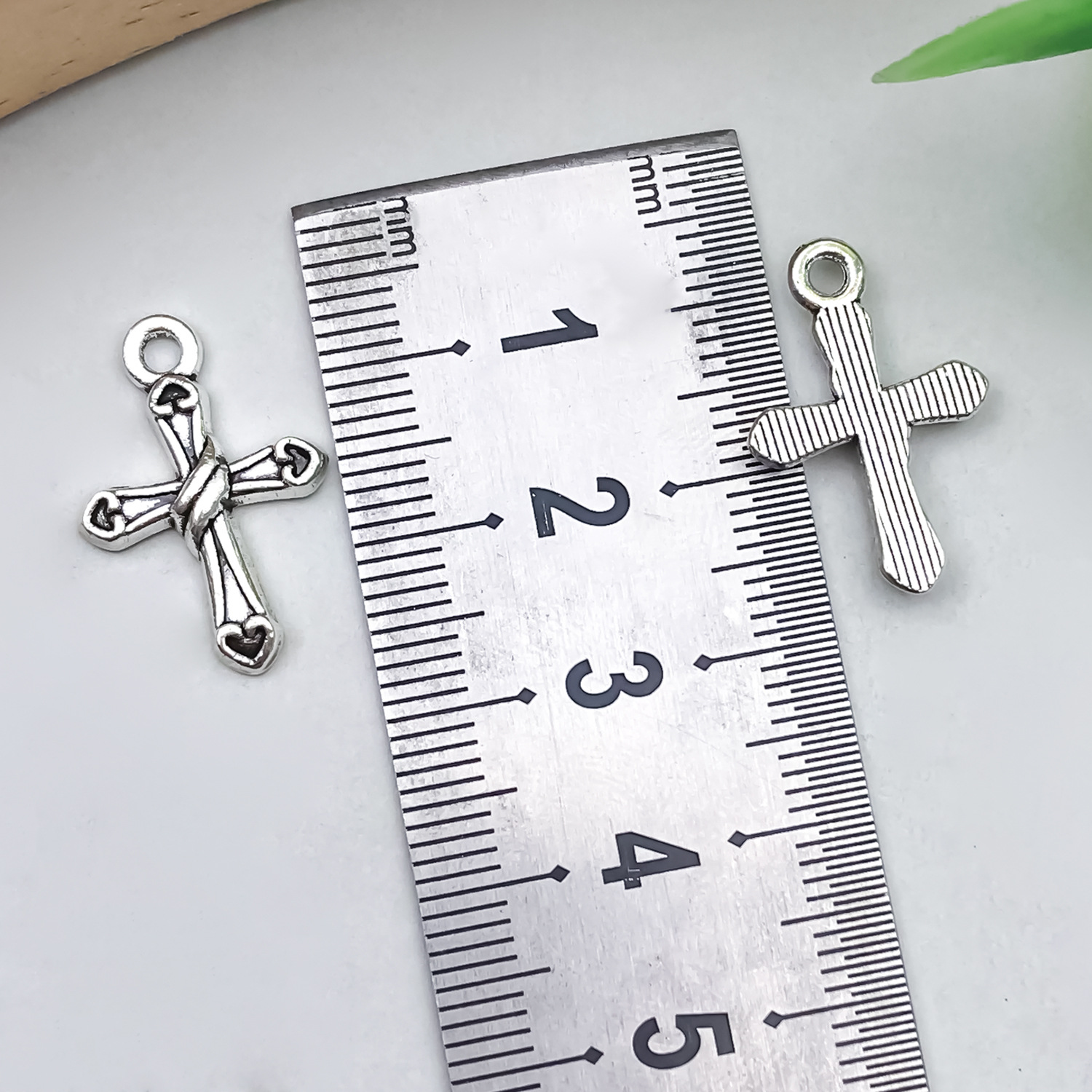 1 ancient silver love cross 21x14mm-1.0g-22327