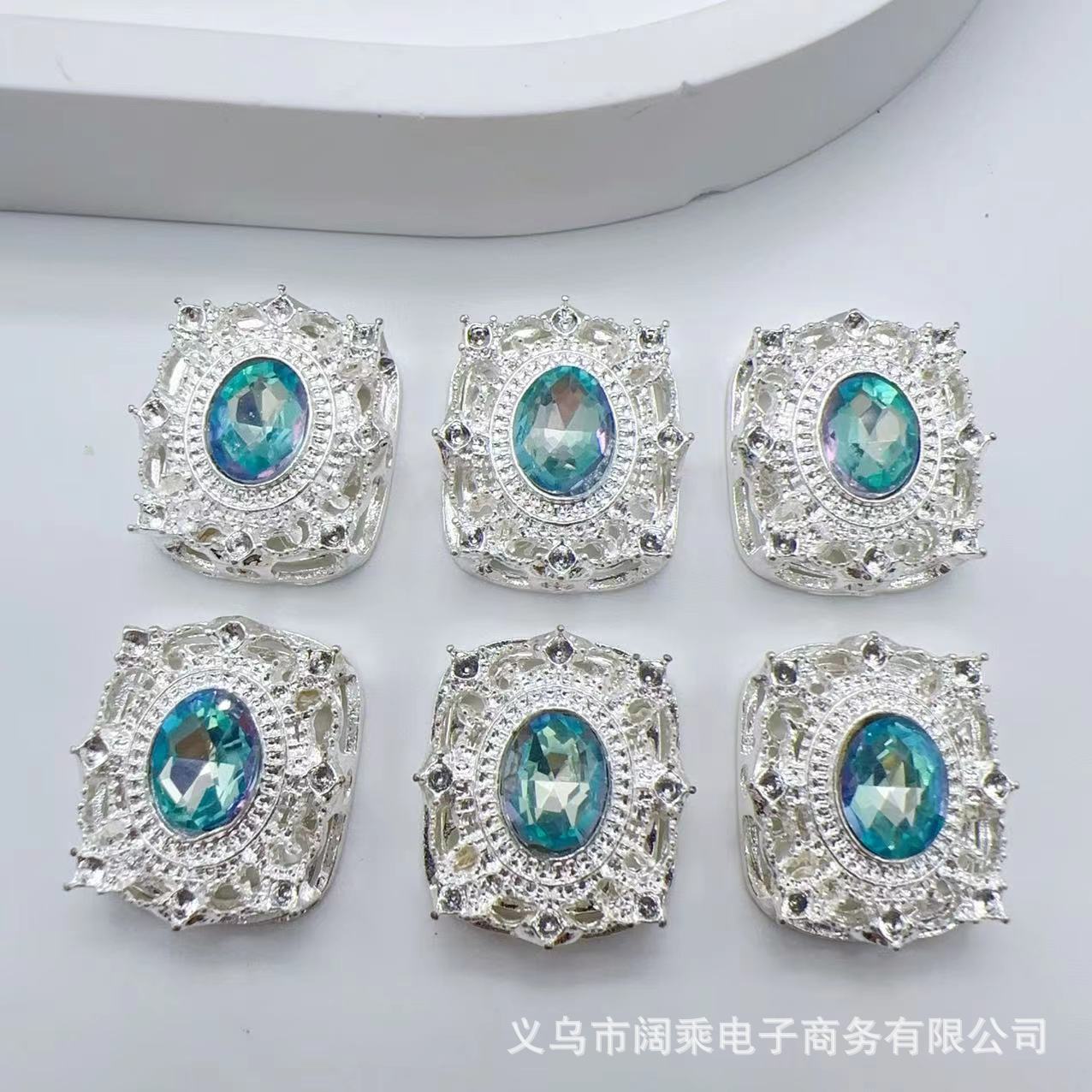 ダイヤモンドの長い方の大きい魔の箱の多い八穴のジルコニウムのdiyの手作りのビーズのブレスレットのネックレスの合金のアクセサリーのビーズの部品