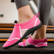 �羳��ˮ�����\����ϪЬ�ٸ����m͸�⽡��Ь�r�г���Ůʿ�\�ӆ�Ь