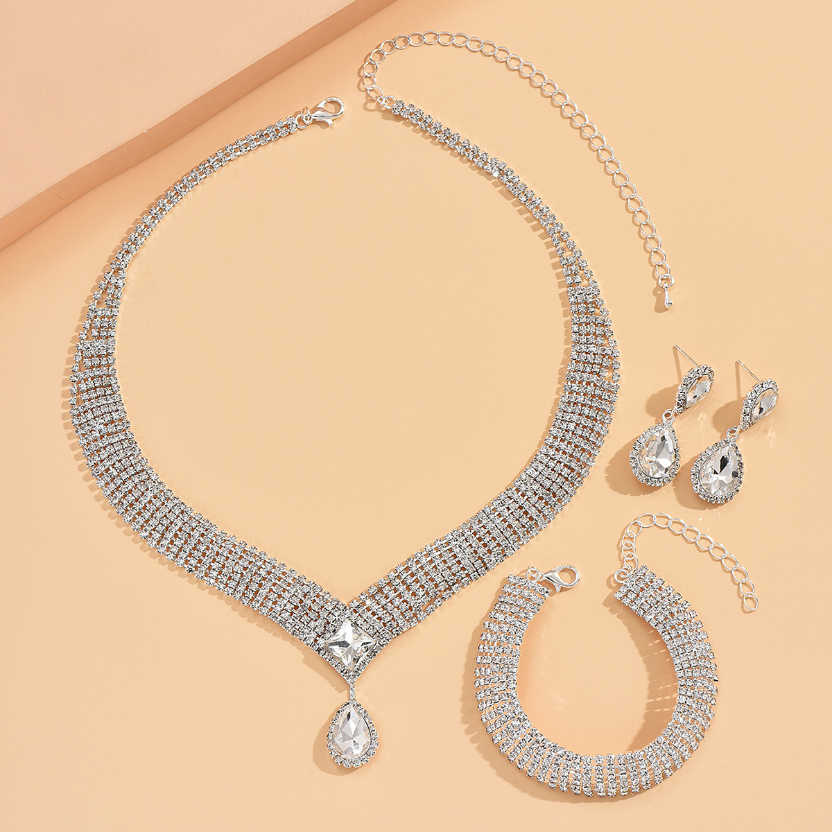 Recomendación transfronteriza Joyas nupciales europeas y americanas Conjunto de boda de diamantes completos Collar Pendientes Pulsera Anillo Accesorios de boda