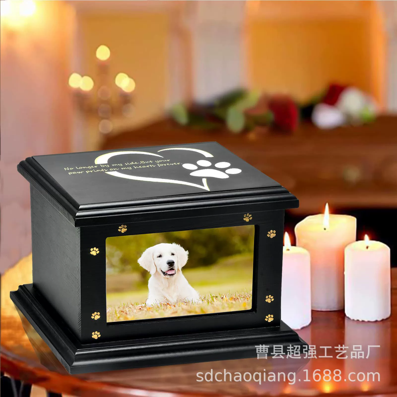 Пепел из цельного дерева любви домашних животных можно положить в фоторамку