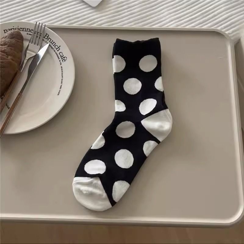 Women's Simple Style Polka Dots Cotton Crew Socks A Pair display picture 10