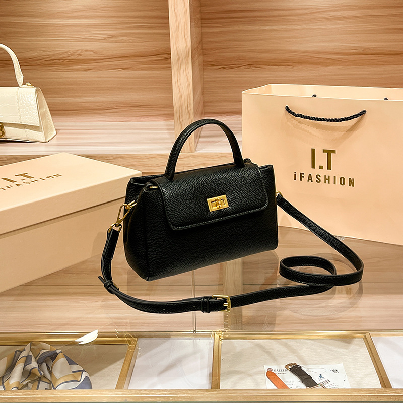 Versatile Women's Shoulder Handbag With Texture Fashion Design_voghion.com