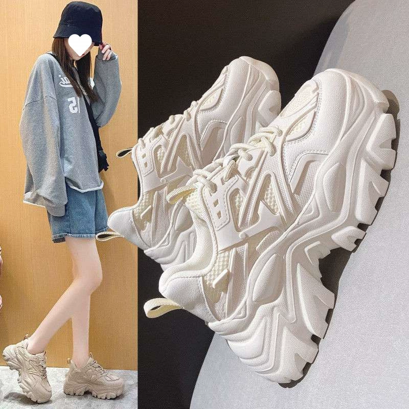 Летние женские кроссовки 2025 года, новые, на толстой подошве, дышащие, на платформе, с одинарной подкладкой, спортивные, на очень высоком каблуке-китенке, белые.