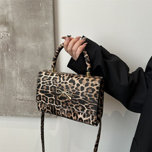 ���y��������С������Ů2025�ļ��¿�s���e���r�Іμ�б���