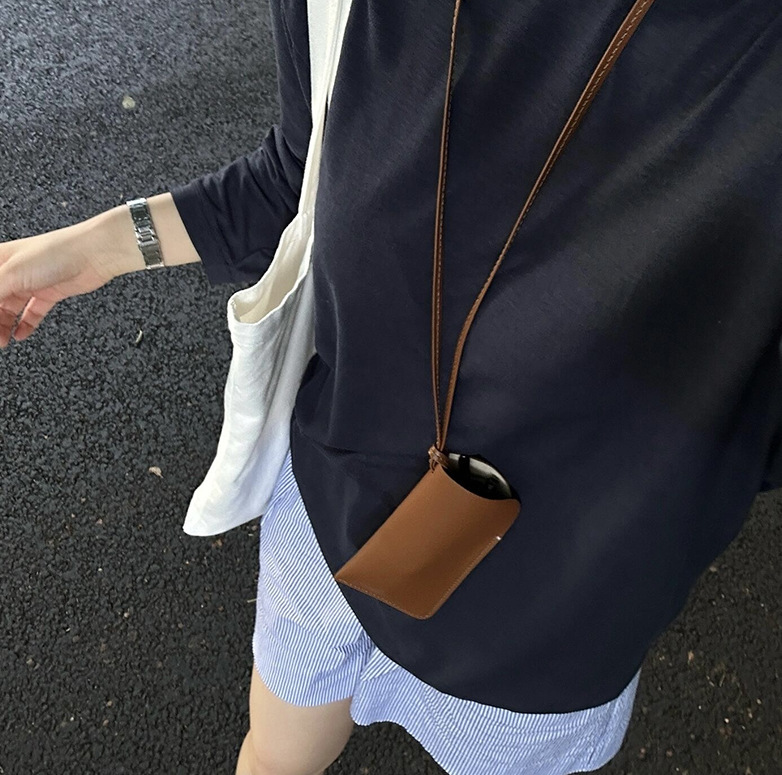 Spot Korean Moondal Genuine Leather Lanyard Glasses Bag Relaxed Glasses Bag Travel Portable Sunglasses Storage Box