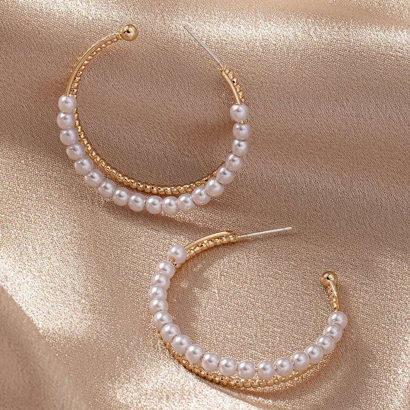 Baroque Style Circle Inlaid Pearl Alloy Hoop Earrings Wholesale display picture 3