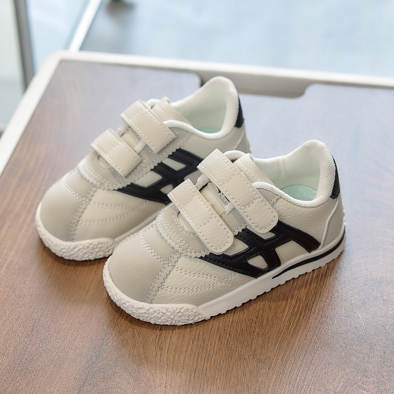 Zapatos deportivos para niños 2026 primavera nuevo niño niñas zapatos de skate para niños pequeños y medianos bebés zapatos blancos suaves zapatos Agan