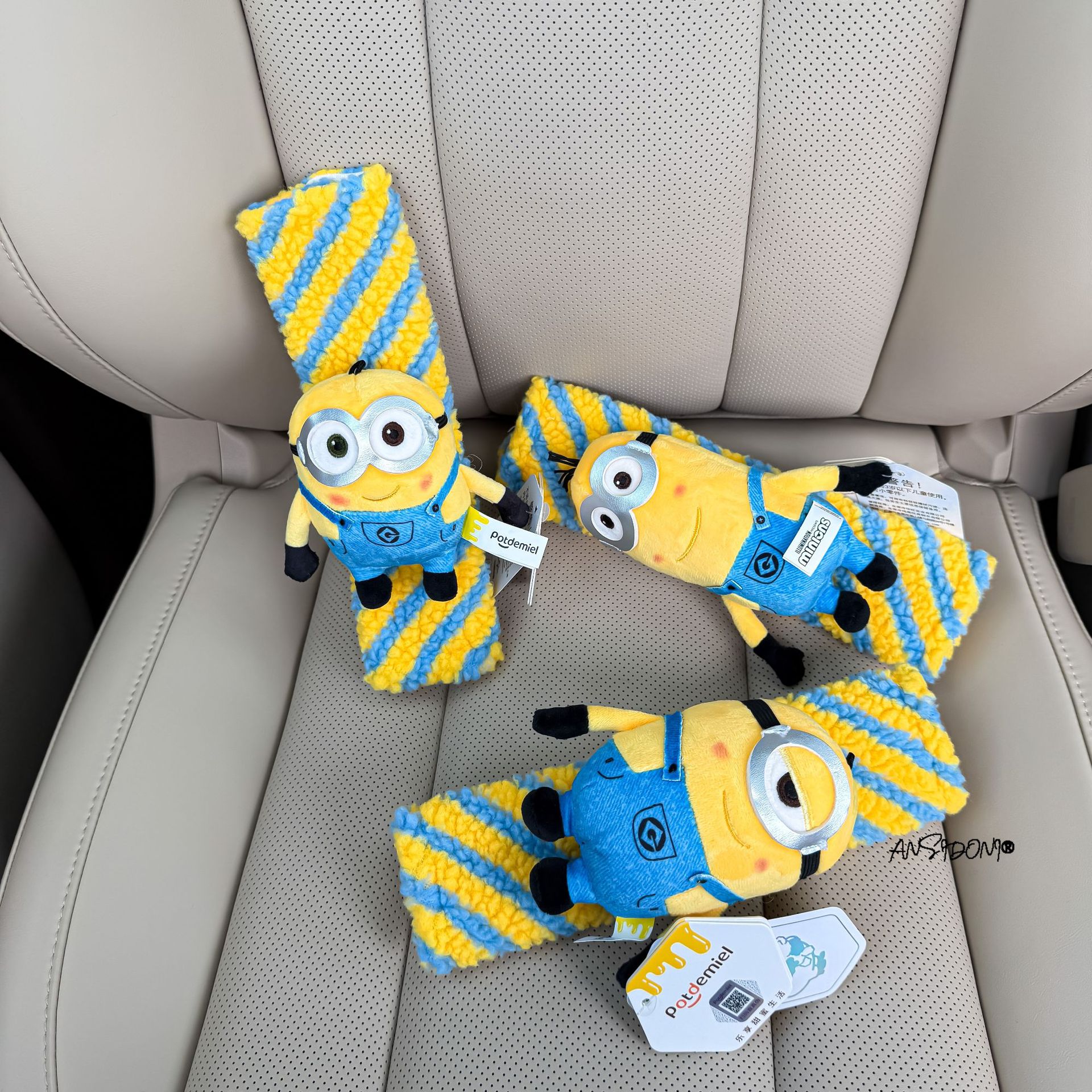 Authentic Minions Car Seatbelt Shoulder Pads Car Accessories Interior Decorations Gift for Female Friends New Car Gift