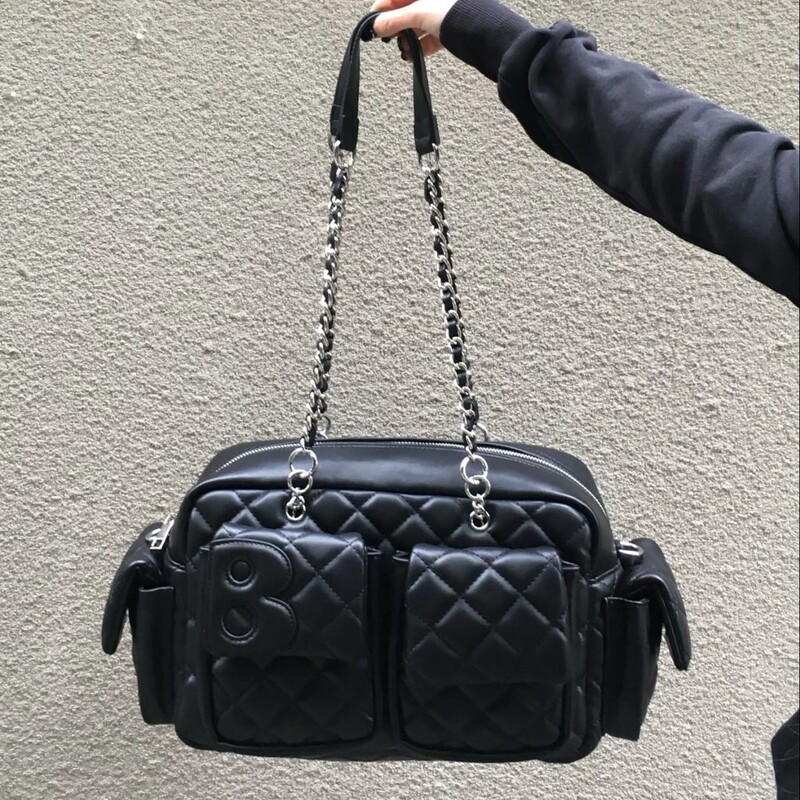 Large-Capacity Simple Commuter Handbag 2025 Autumn and Winter New Style Quilted Retro Multi-Pocket Shoulder Motorcycle Bag Large-Capacity Simple Commuter Handbag 2025 Autumn and Winter New Style Quilted Retro Multi-Pocket Shoulder Motorcycle Bag