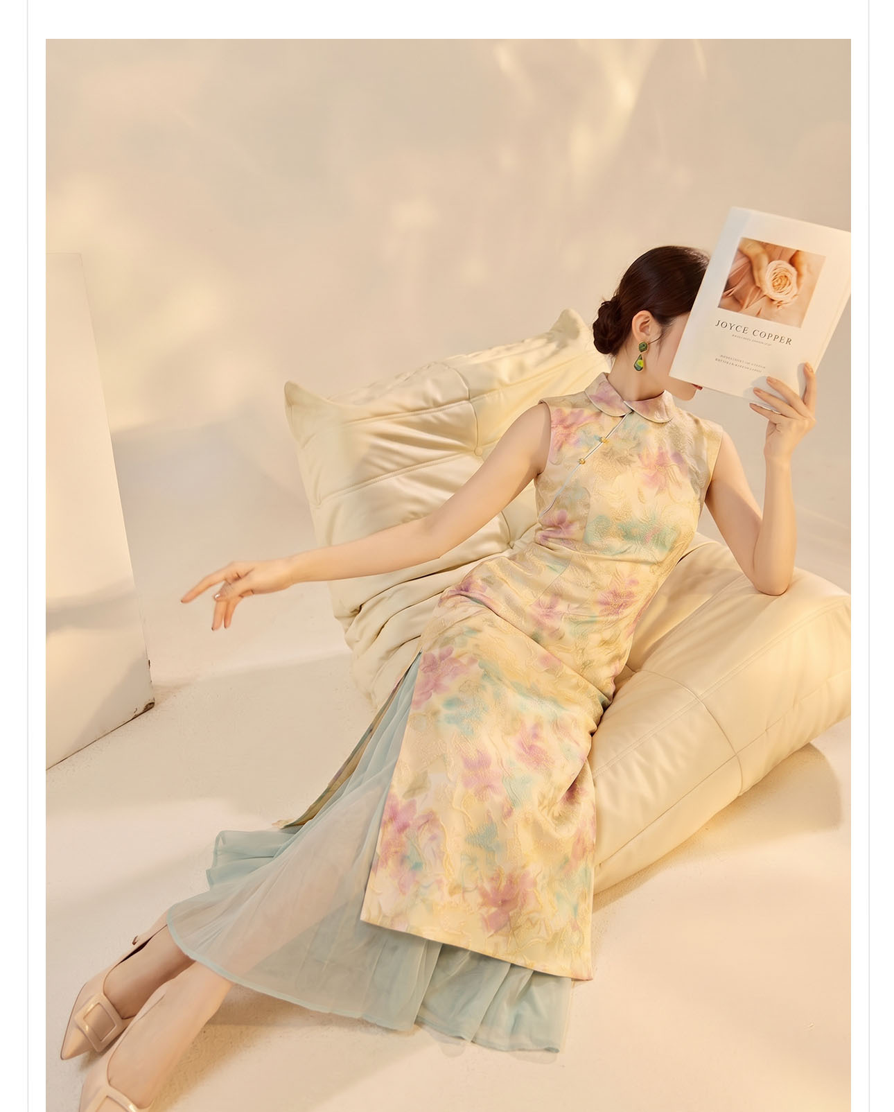 Đầm maxi sườn xám cải tiến tay áo ve áo in hoa xẻ tà — màu vàng chi tiết 2
