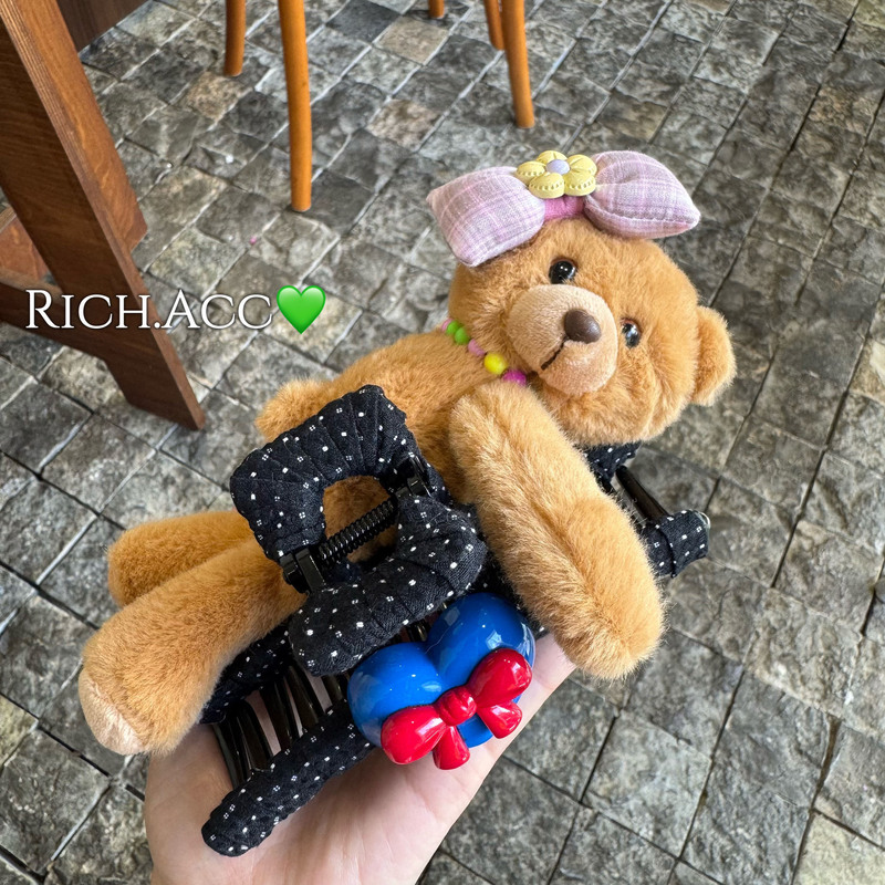 【Real Shot】Korean Dongdaemun Large Plush Bear Hair Clip, Stylish and Cute, New Trendy Shark Clip 【Real Shot】Korean Dongdaemun Large Plush Bear Hair Clip, Stylish and Cute, New Trendy Shark Clip