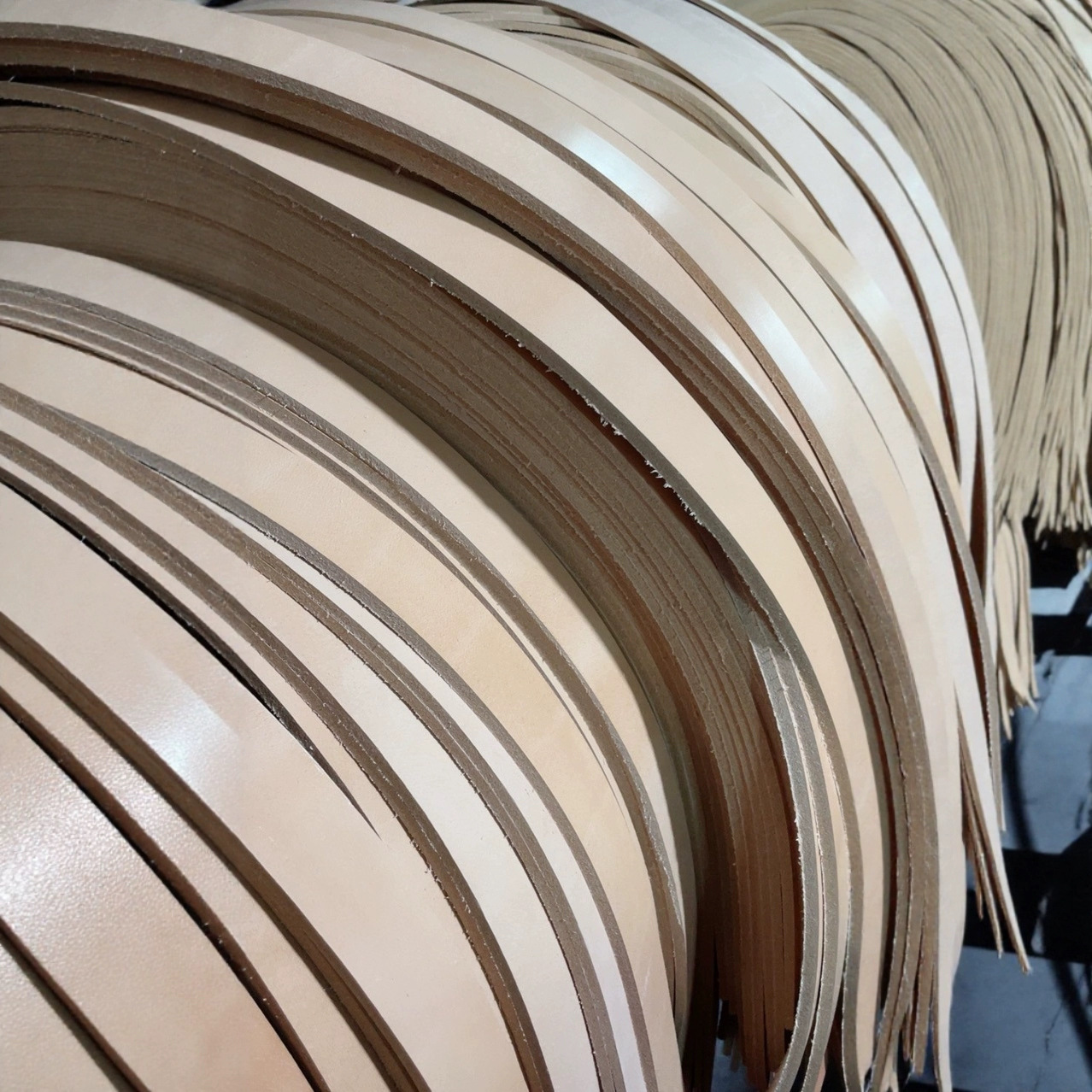 原色黄牛皮带条手工皮带身4.0-4.5mm素面 雕刻压纹