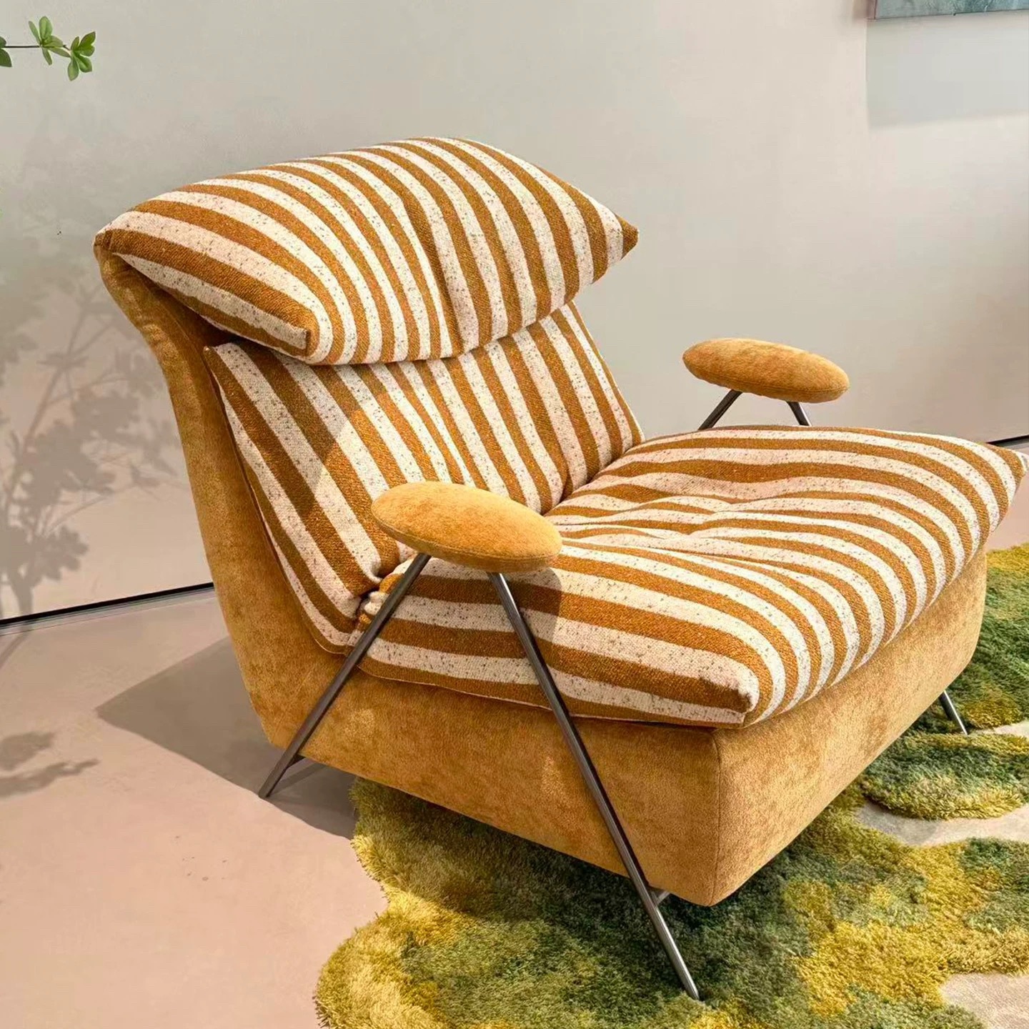 Solid Wood Frame Fabric Striped Italian down Sofa Chair 24H Fast Delivery Removable and Washable Single Leisure Chair