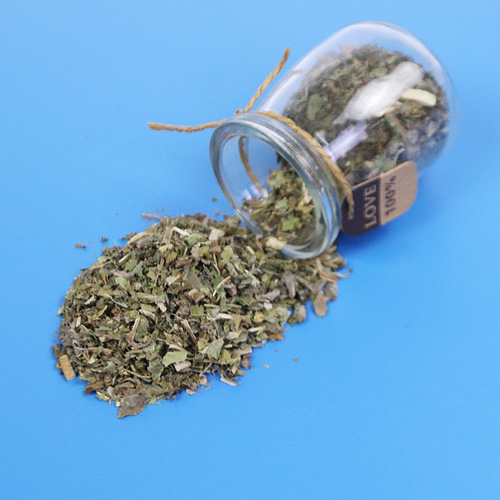 Manufacturer of Catnip Bottles, Catnip Powder, Dried Herbs, Digestive Aid, Hairball Control, Cat Snacks, Wholesale