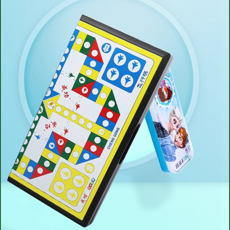 En stock pelo rápido de los niños imán damas padre-hijo estudiante de juguete educativo juego damas plegable tablero de juego