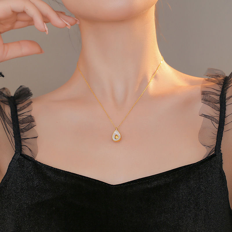Daily Occasion Titanium Steel Material Casual Simple Style Avocado Titanium Steel Plating Inlay Shell Pendant Necklace