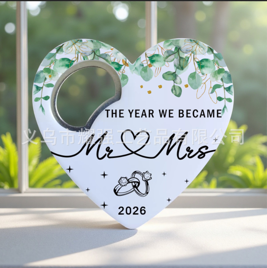 Abridor de botellas de plástico con forma de corazón