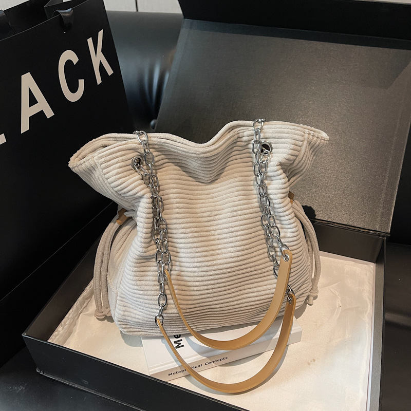 Autumn and Winter New Style High-End Versatile Casual Large-Capacity Shoulder Bag Fashionable and Stylish Solid Color Simple Hand-Held Tote Bag
