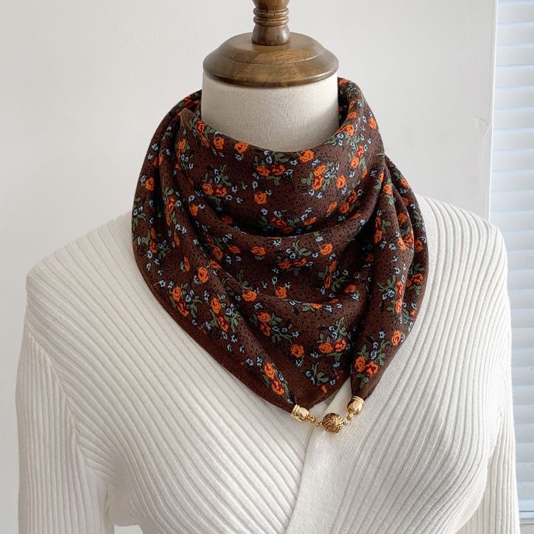 다크 브라운 작은 꽃