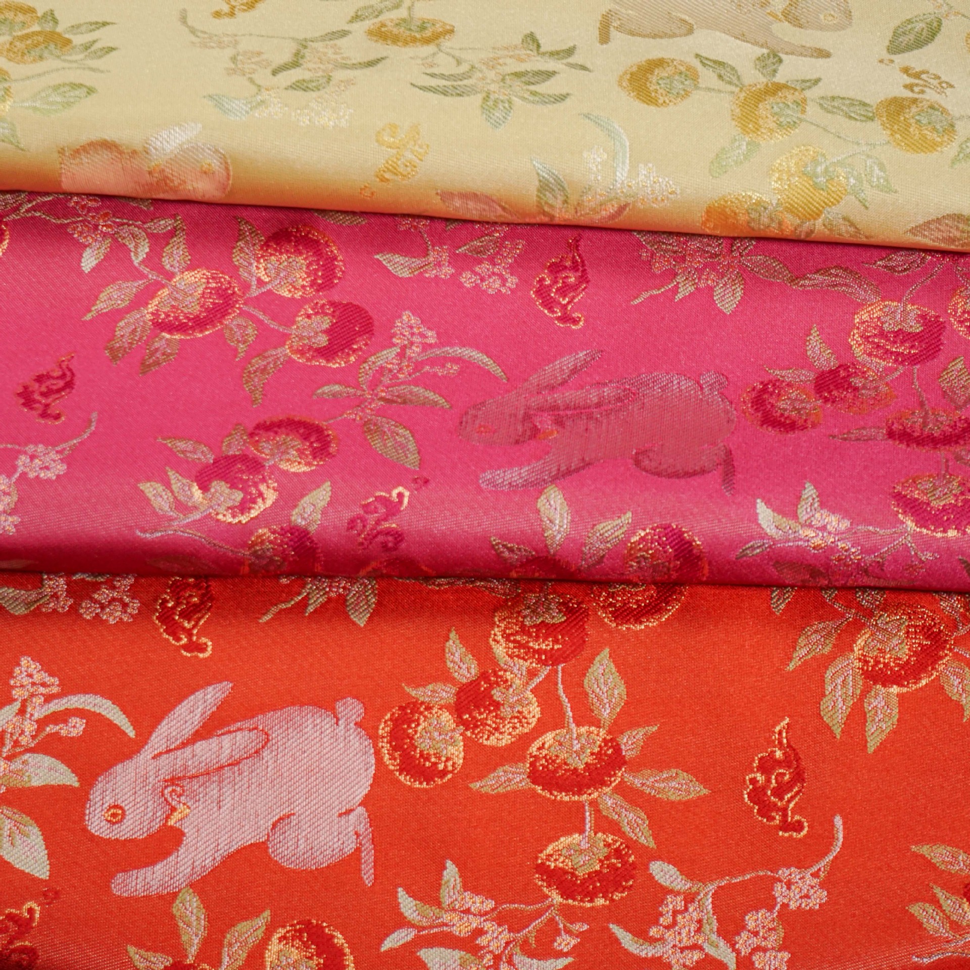 粉色玉兔织锦缎提花布料适合童装女装休闲装旗袍汉服新中式马面裙