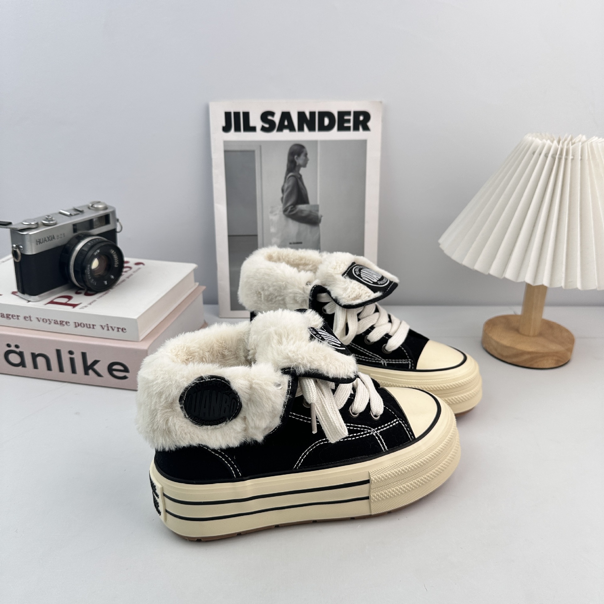 Zapatos de lona de alto impacto de fondo grueso de ondas distantes para mujeres 2025 invierno nuevo estilo coreano de veludo con zapatos blancos de diseño de zapatos de placa de papel image 5
