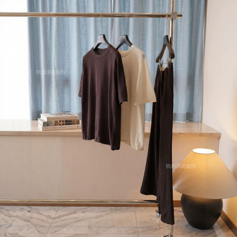 100% Linen Rolled-Edge Mid-Sleeve Loose T-Shirt in Production, Vintage Old Money Style Relaxed and Cool-Feeling Versatile Knitwear 100% Linen Rolled-Edge Mid-Sleeve Loose T-Shirt in Production, Vintage Old Money Style Relaxed and Cool-Feeling Versatile Knitwear