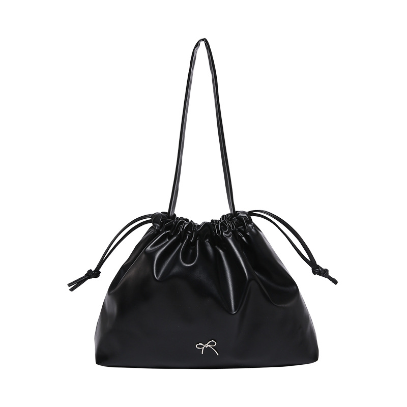 Bolsa coreana de gran capacidad bajo el bolso de tote para mujeres 2024 nuevo otoño y invierno bolso de hombro de moda versátil bolso de cubo