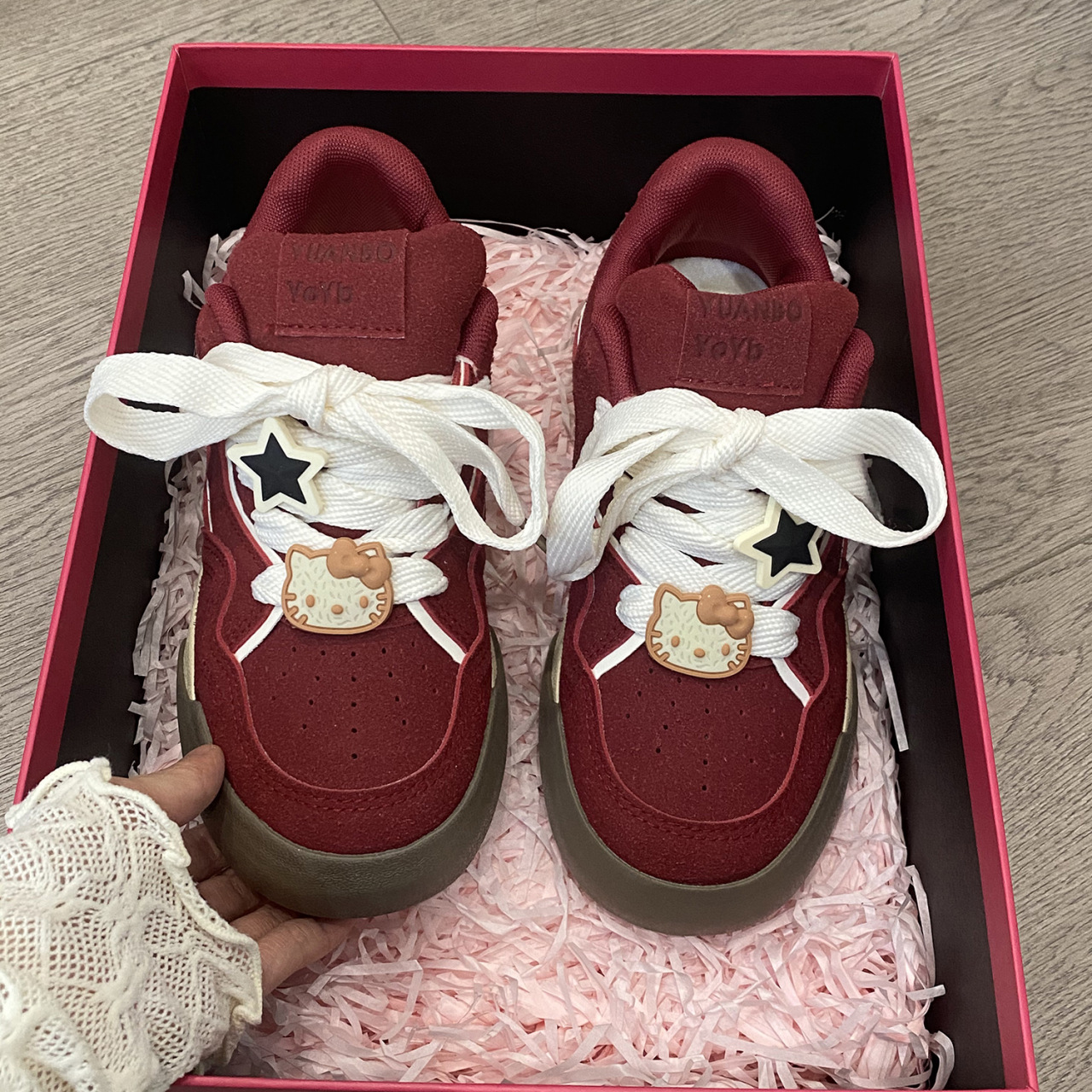Corea del Sur versátil zapatos blancos para mujeres 2025, verano y otoño nuevos zapatos casuales de skate con suela gruesa, zapatos de estudiante de arco ligero para mujeres